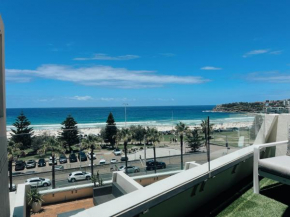 Bondi Beach Waves 2 Beachfront Apartment, Sydney